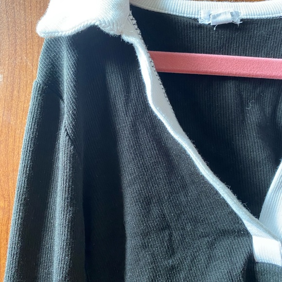 Crop top - Picture 2 of 3